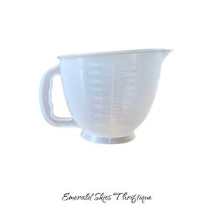 Vintage Tupperware Mix-N-Stor 8 Cup 2 QT Measuring Bowl NO LID. Free ship